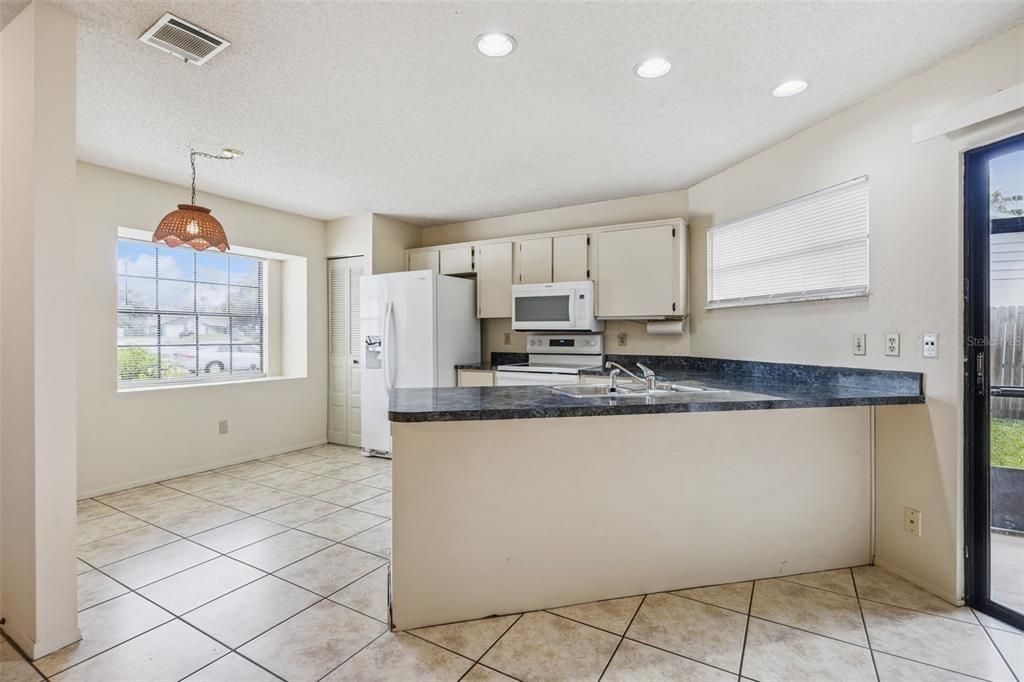 For Sale: $535,000 (4 beds, 0 baths, 2113 Square Feet)