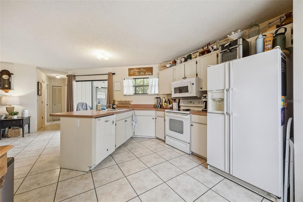 For Sale: $535,000 (4 beds, 0 baths, 2113 Square Feet)