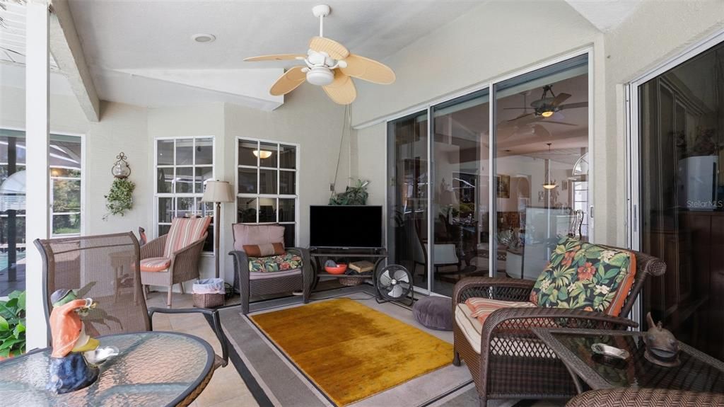En Venta: $435,000 (4 camas, 3 baños, 2236 Pies cuadrados)