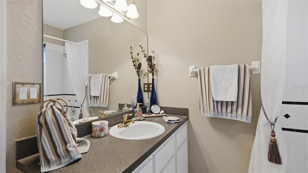 En Venta: $435,000 (4 camas, 3 baños, 2236 Pies cuadrados)