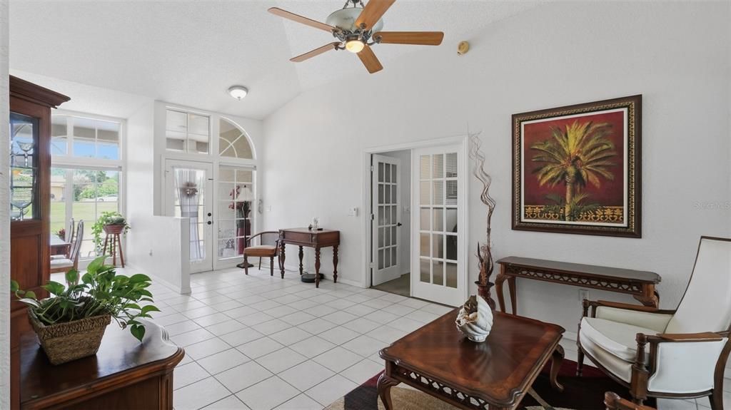 En Venta: $435,000 (4 camas, 3 baños, 2236 Pies cuadrados)