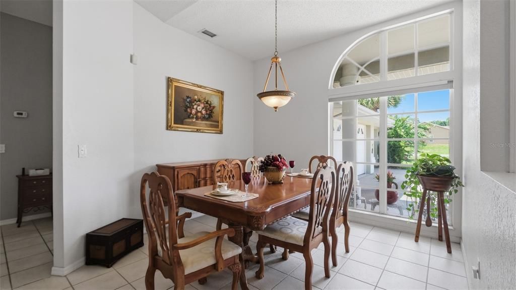 En Venta: $435,000 (4 camas, 3 baños, 2236 Pies cuadrados)