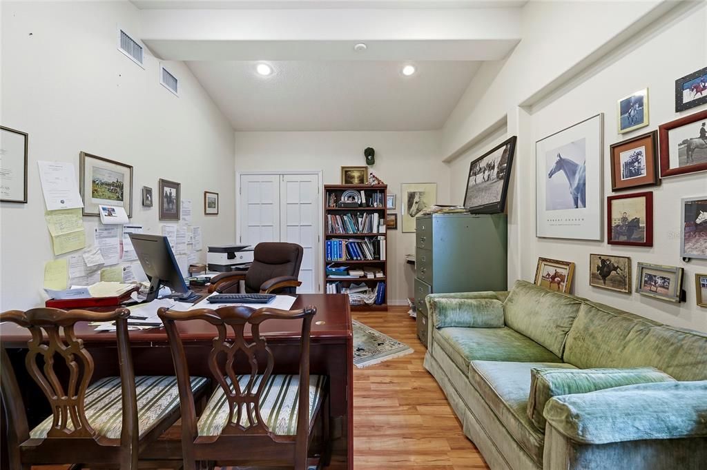 En Venta: $649,000 (0 camas, 0 baños, 2379 Pies cuadrados)