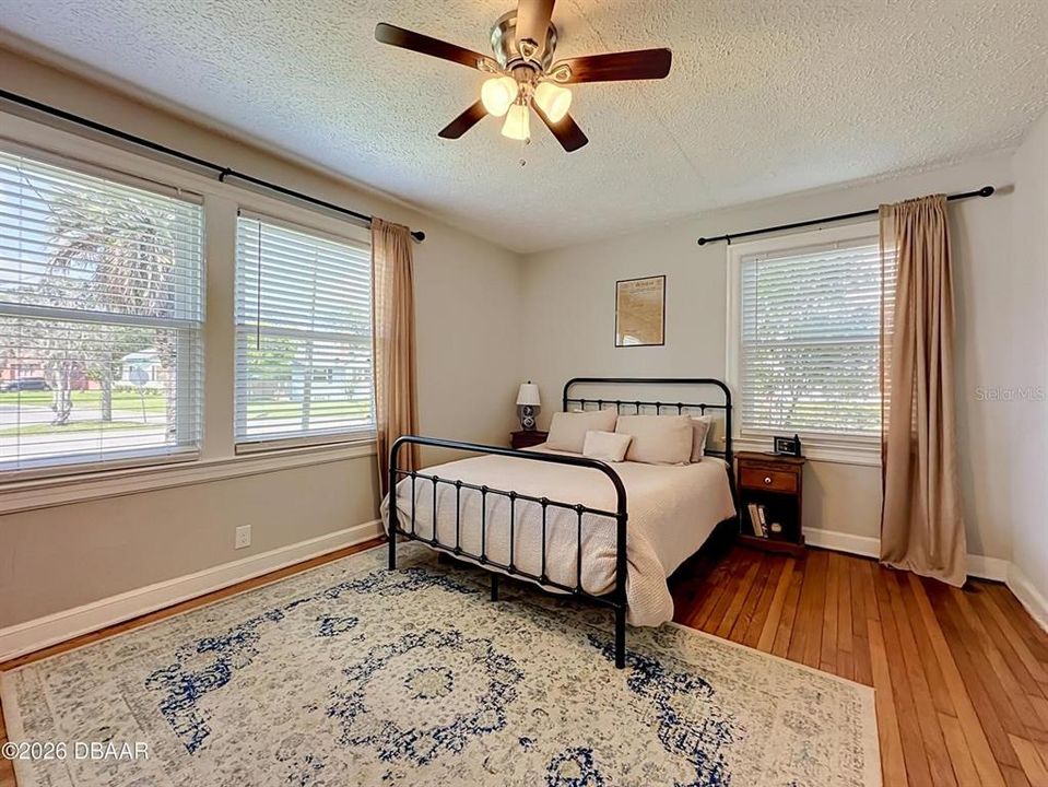 For Sale: $369,900 (3 beds, 1 baths, 1453 Square Feet)