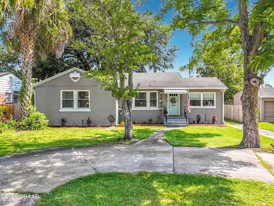 For Sale: $369,900 (3 beds, 1 baths, 1453 Square Feet)