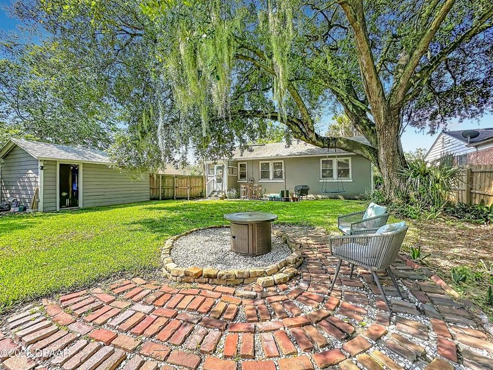 For Sale: $369,900 (3 beds, 1 baths, 1453 Square Feet)