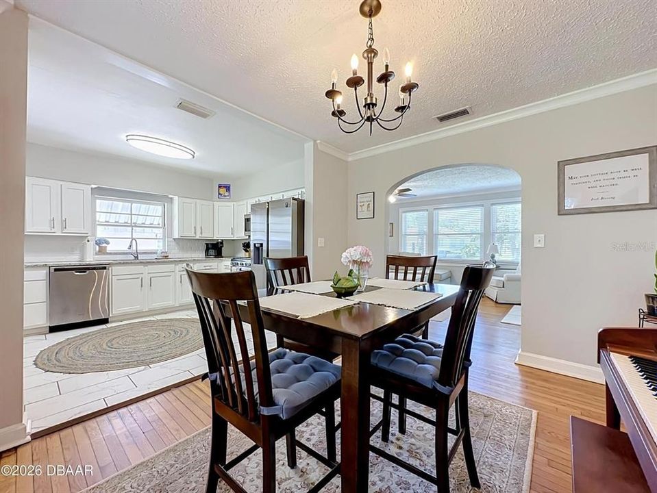 For Sale: $369,900 (3 beds, 1 baths, 1453 Square Feet)