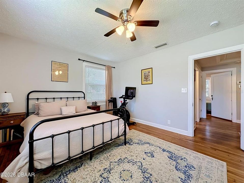 For Sale: $369,900 (3 beds, 1 baths, 1453 Square Feet)
