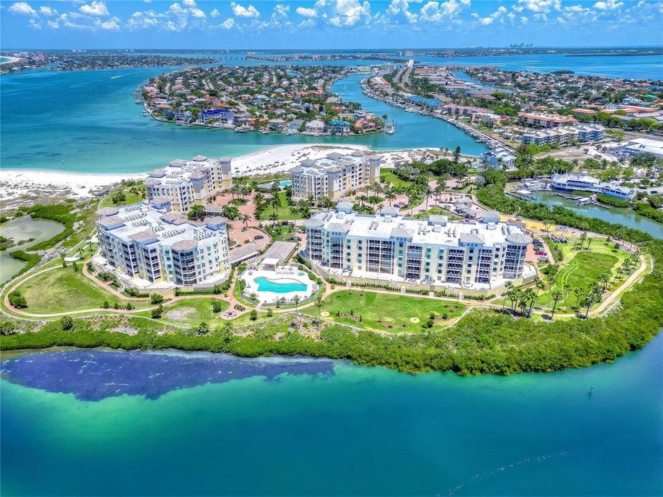 На продажу: $3,250,000 (3 спален, 3 ванн, 2746 Квадратных фут)