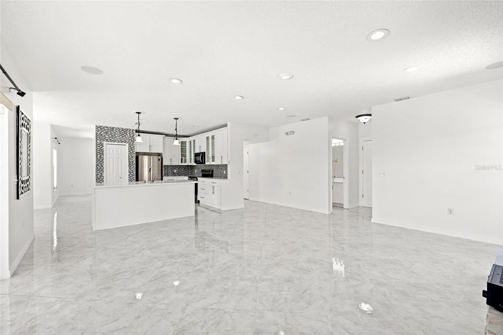 Activo con contrato: $499,990 (4 camas, 3 baños, 2869 Pies cuadrados)