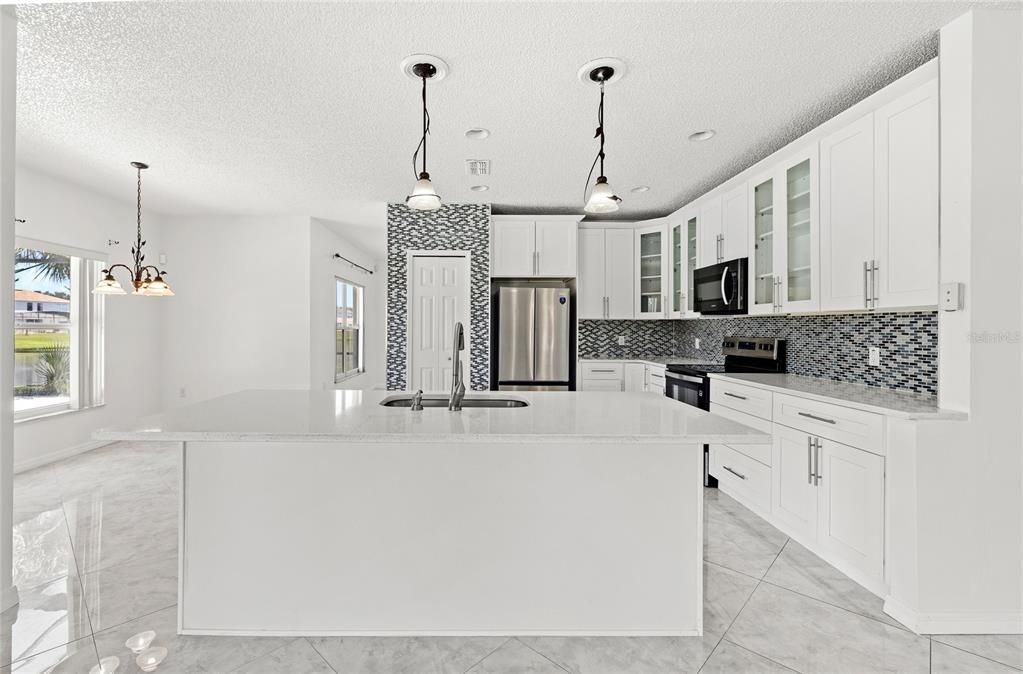 Activo con contrato: $499,990 (4 camas, 3 baños, 2869 Pies cuadrados)