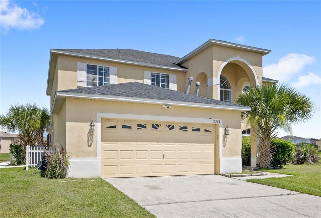 Activo con contrato: $499,990 (4 camas, 3 baños, 2869 Pies cuadrados)