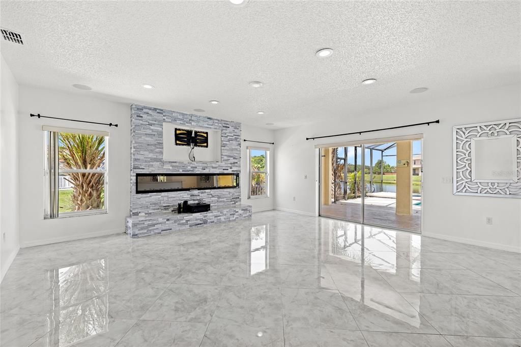 Activo con contrato: $499,990 (4 camas, 3 baños, 2869 Pies cuadrados)