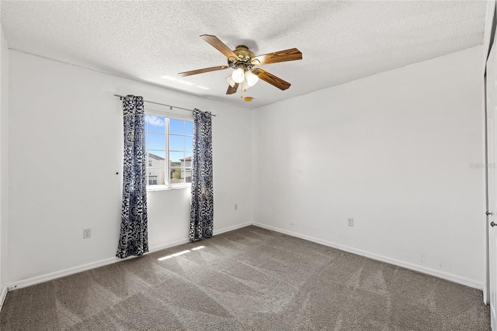 Activo con contrato: $499,990 (4 camas, 3 baños, 2869 Pies cuadrados)