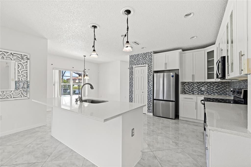 Activo con contrato: $499,990 (4 camas, 3 baños, 2869 Pies cuadrados)