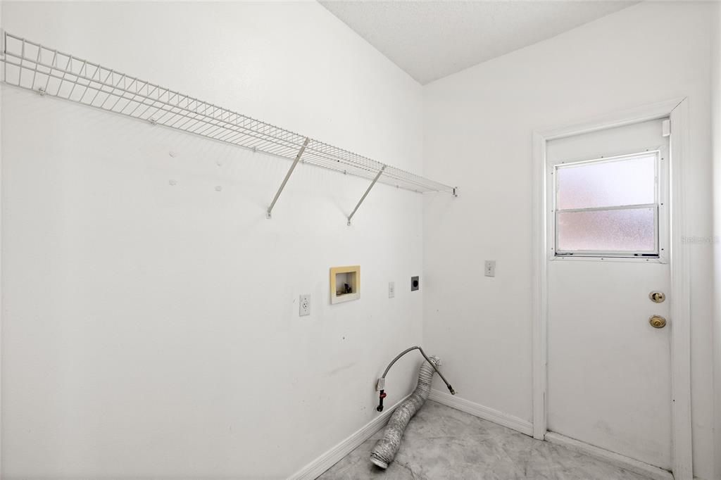 Activo con contrato: $499,990 (4 camas, 3 baños, 2869 Pies cuadrados)