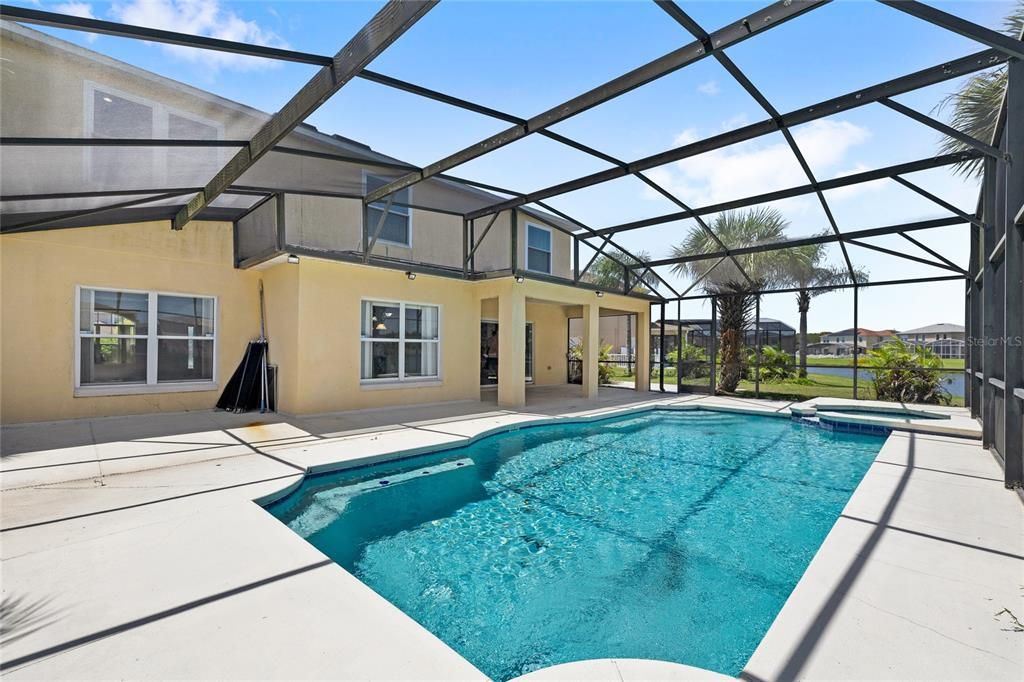 Activo con contrato: $499,990 (4 camas, 3 baños, 2869 Pies cuadrados)