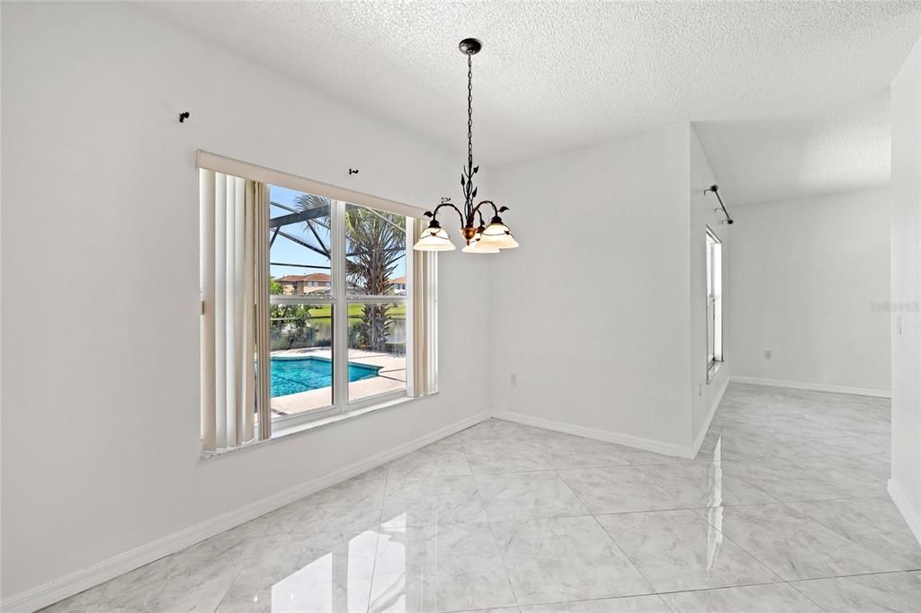 Activo con contrato: $499,990 (4 camas, 3 baños, 2869 Pies cuadrados)