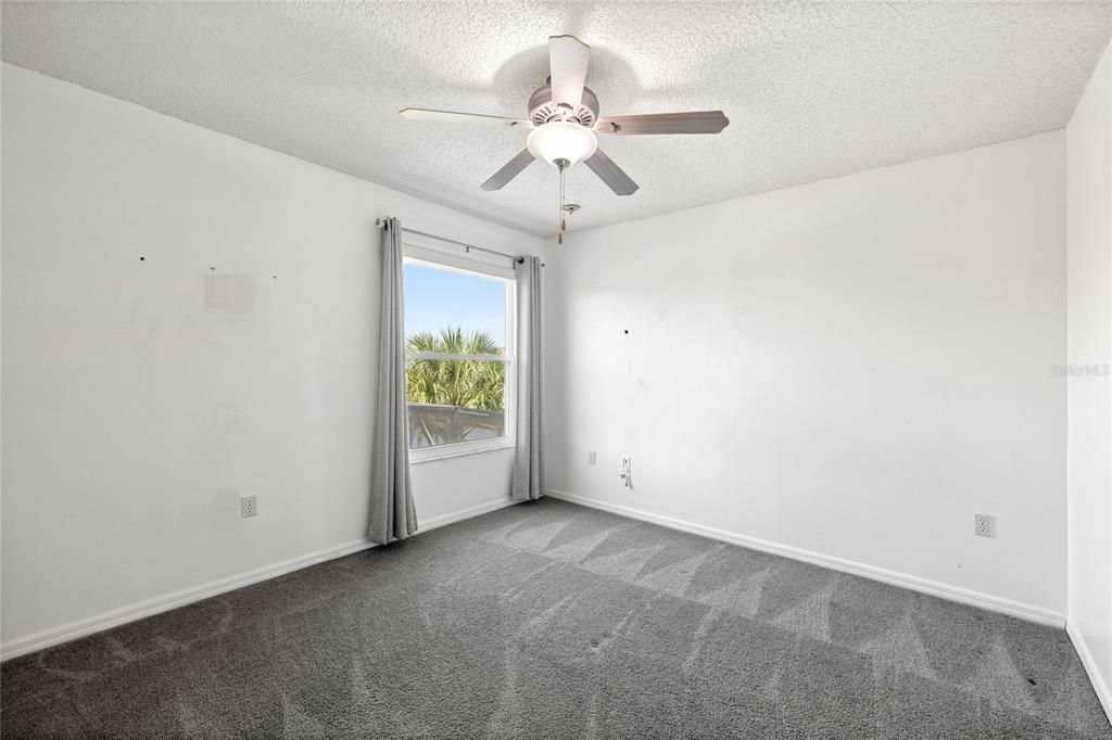 Activo con contrato: $499,990 (4 camas, 3 baños, 2869 Pies cuadrados)