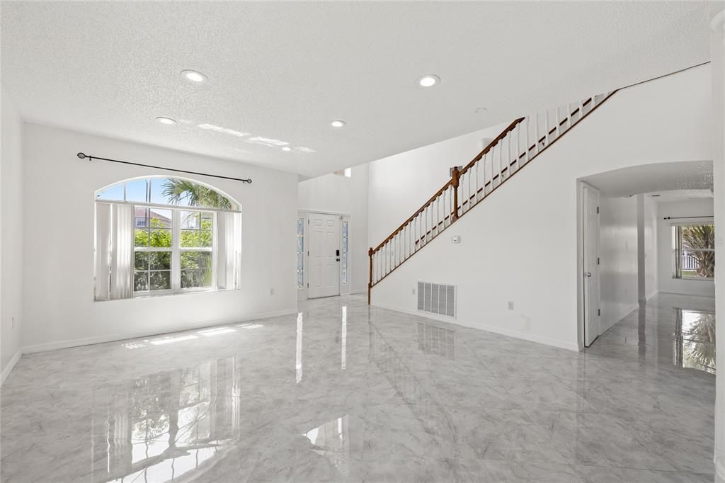 Activo con contrato: $499,990 (4 camas, 3 baños, 2869 Pies cuadrados)