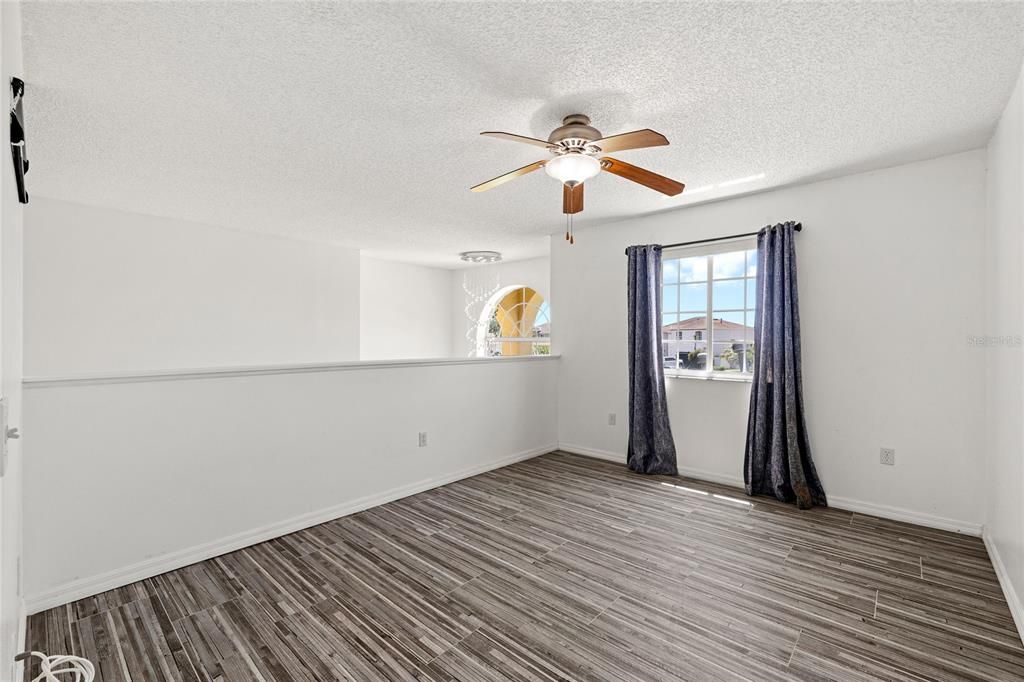 Activo con contrato: $499,990 (4 camas, 3 baños, 2869 Pies cuadrados)