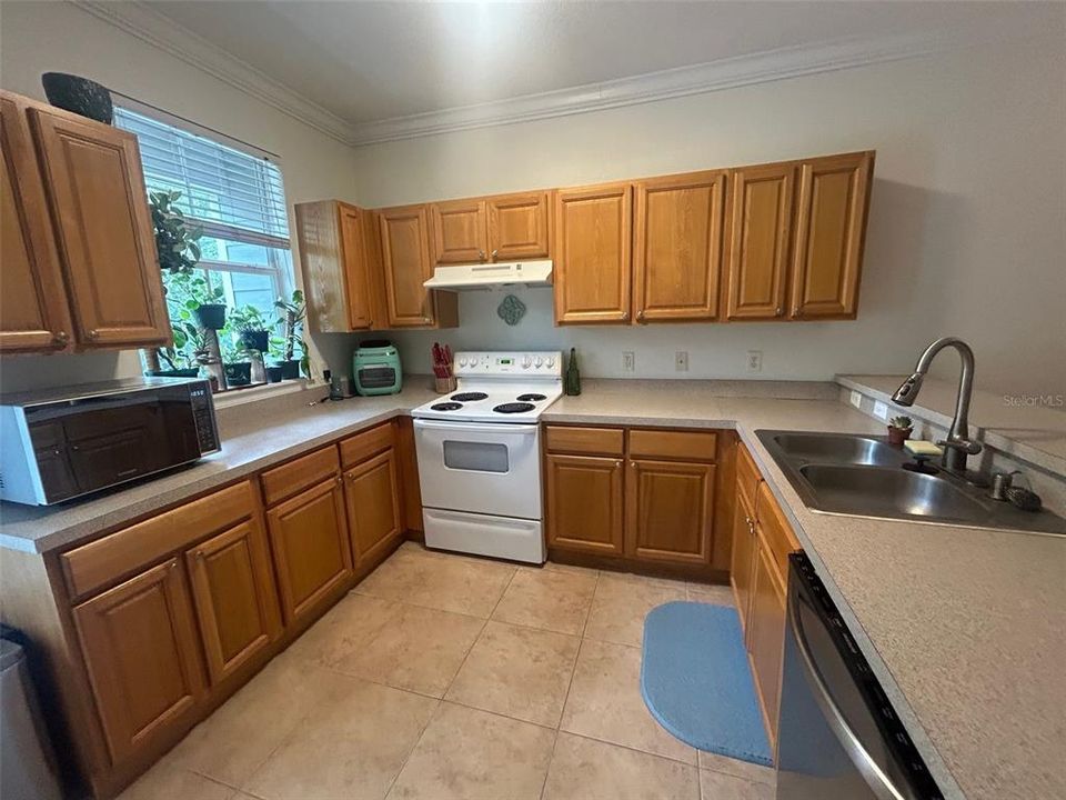 For Rent: $2,100 (2 beds, 2 baths, 1080 Square Feet)