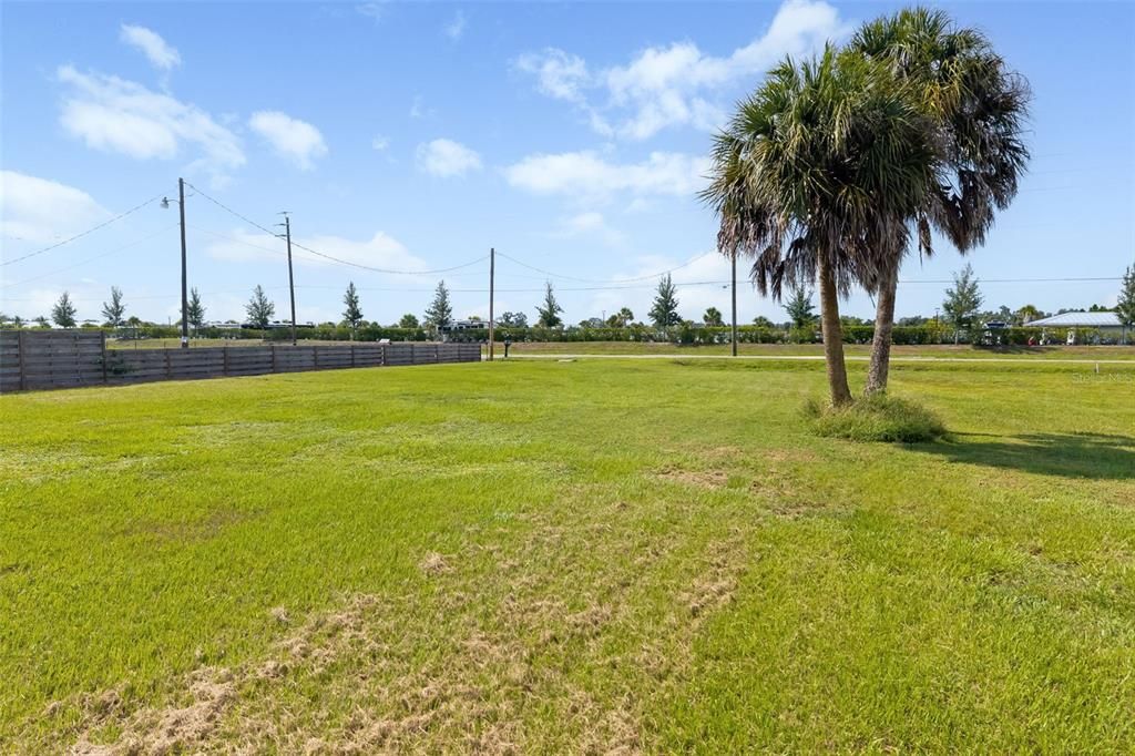 待售: $249,000 (0.71 acres)