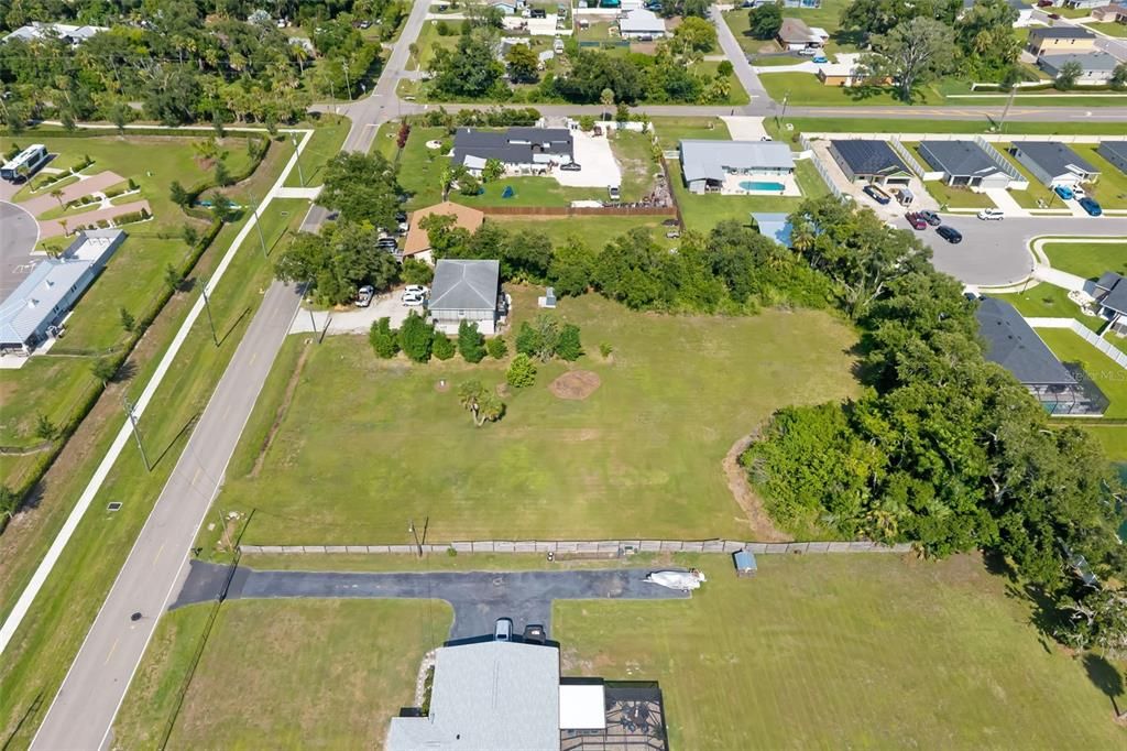 待售: $249,000 (0.71 acres)