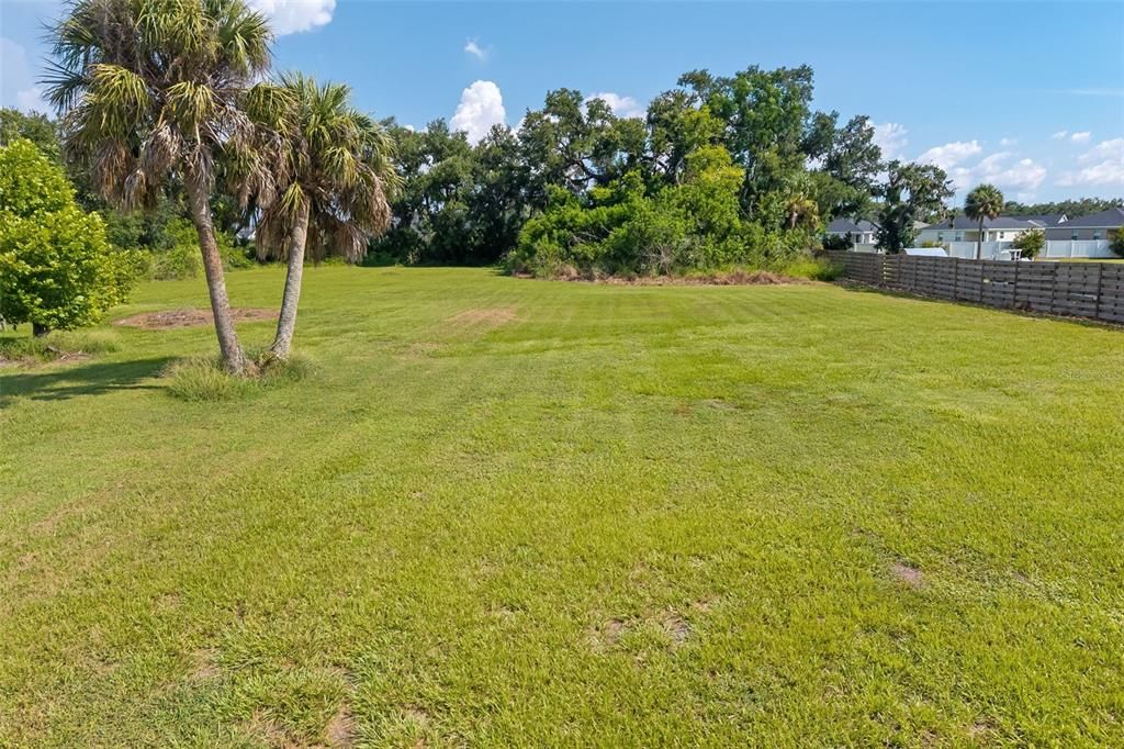 待售: $249,000 (0.71 acres)