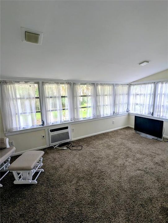 For Rent: $1,225 (2 beds, 1 baths, 1226 Square Feet)