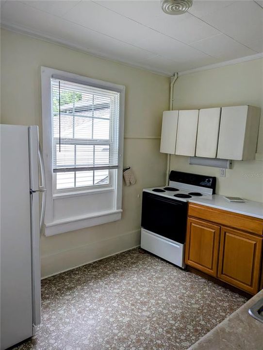 For Rent: $1,225 (2 beds, 1 baths, 1226 Square Feet)