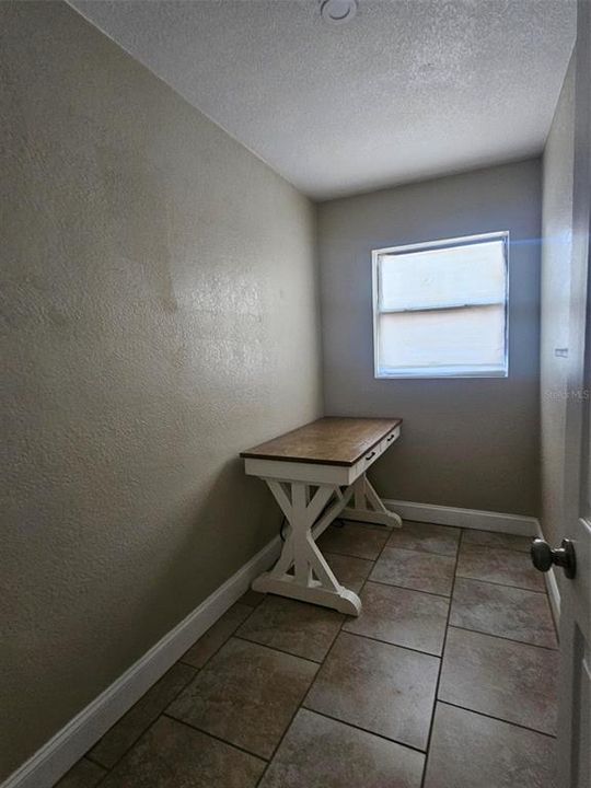 En Venta: $549,990 (4 camas, 2 baños, 2251 Pies cuadrados)