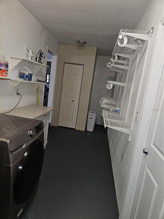 En Venta: $549,990 (4 camas, 2 baños, 2251 Pies cuadrados)
