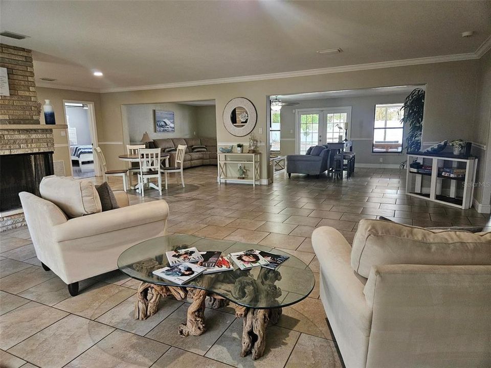 En Venta: $549,990 (4 camas, 2 baños, 2251 Pies cuadrados)