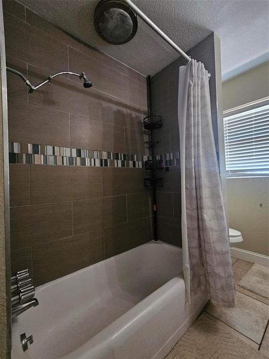 En Venta: $549,990 (4 camas, 2 baños, 2251 Pies cuadrados)