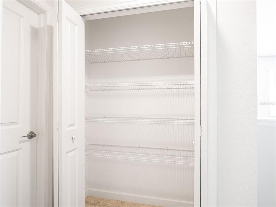 На продажу: $699,000 (6 спален, 4 ванн, 3880 Квадратных фут)