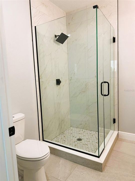 En Venta: $599,900 (4 camas, 4 baños, 2724 Pies cuadrados)
