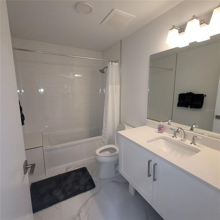 В аренду: $4,500 (3 спален, 2 ванн, 1784 Квадратных фут)