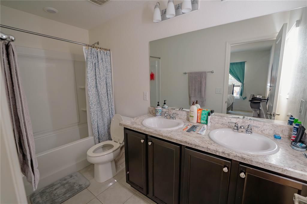 For Rent: $2,200 (3 beds, 2 baths, 1288 Square Feet)