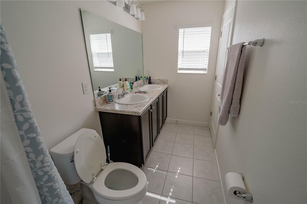 For Rent: $2,200 (3 beds, 2 baths, 1288 Square Feet)