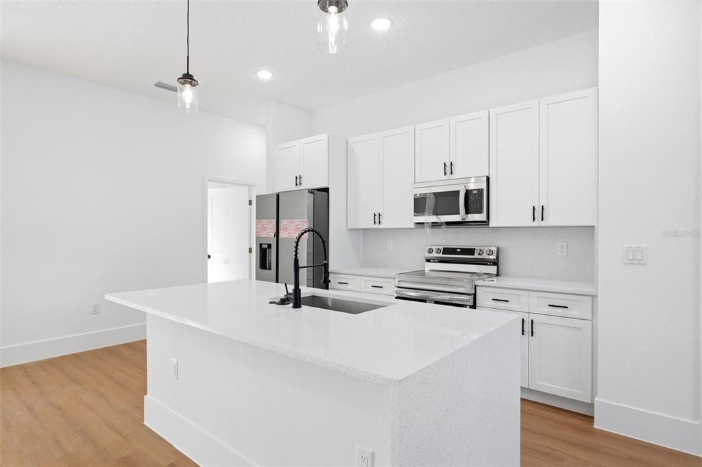 En Venta: $394,990 (4 camas, 2 baños, 1799 Pies cuadrados)