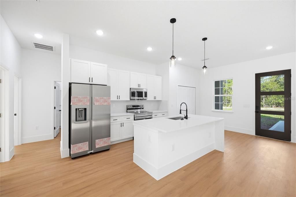 En Venta: $394,990 (4 camas, 2 baños, 1799 Pies cuadrados)