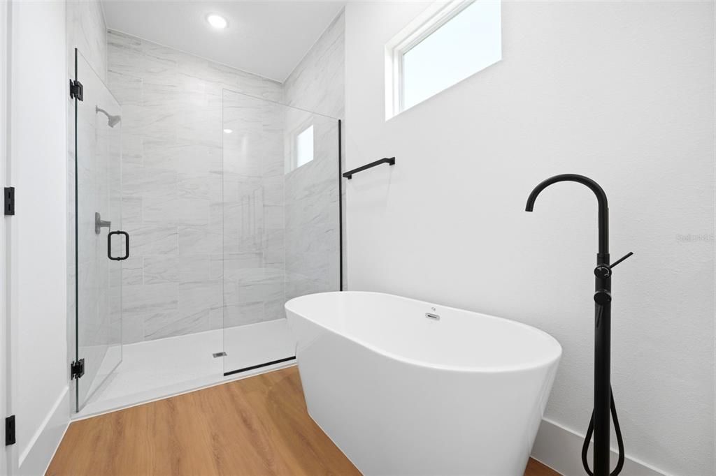 En Venta: $394,990 (4 camas, 2 baños, 1799 Pies cuadrados)