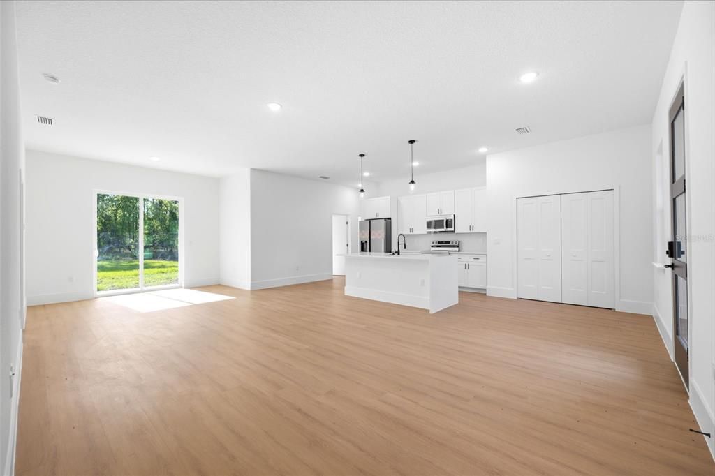 En Venta: $394,990 (4 camas, 2 baños, 1799 Pies cuadrados)