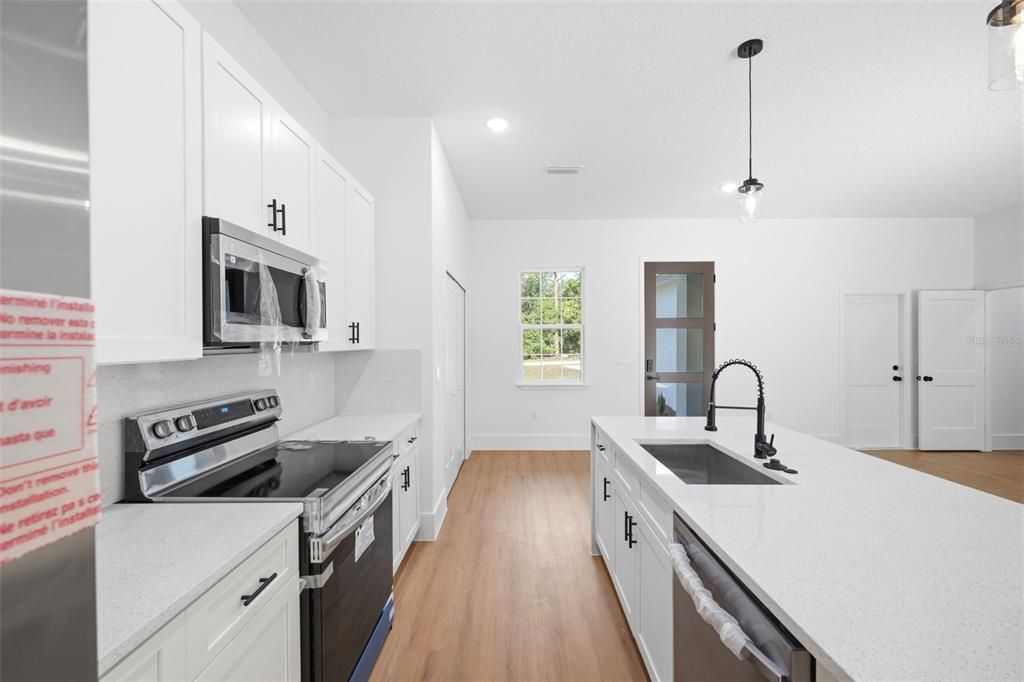 En Venta: $394,990 (4 camas, 2 baños, 1799 Pies cuadrados)