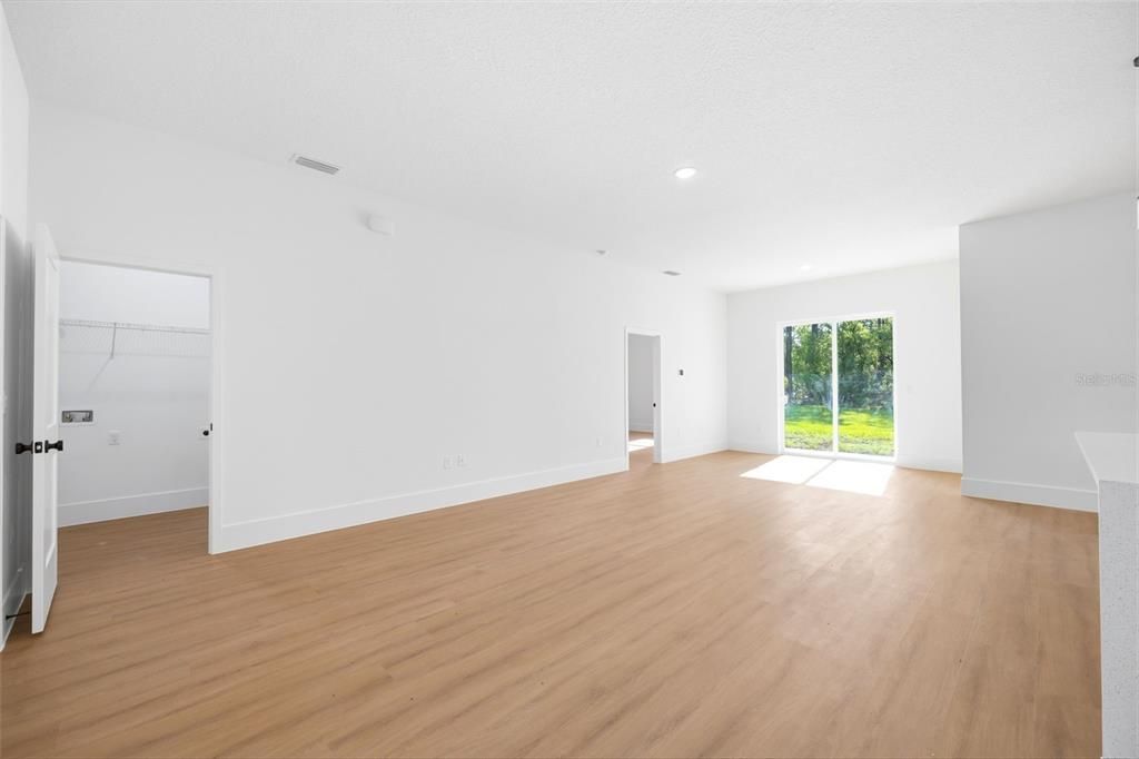 En Venta: $394,990 (4 camas, 2 baños, 1799 Pies cuadrados)
