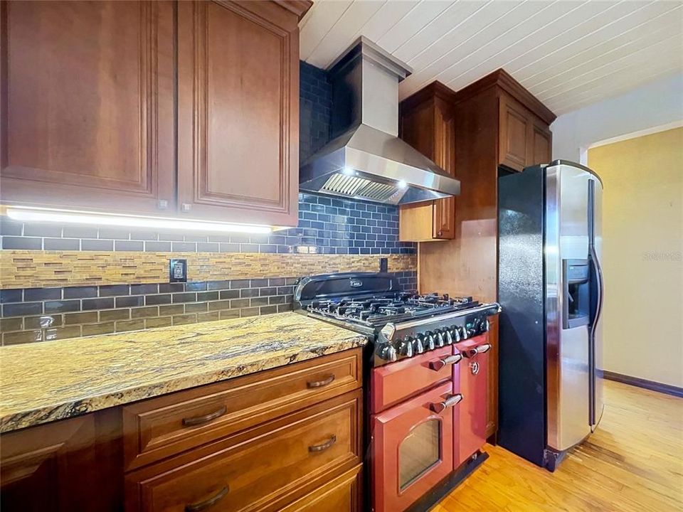 На продажу: $395,000 (3 спален, 3 ванн, 2430 Квадратных фут)