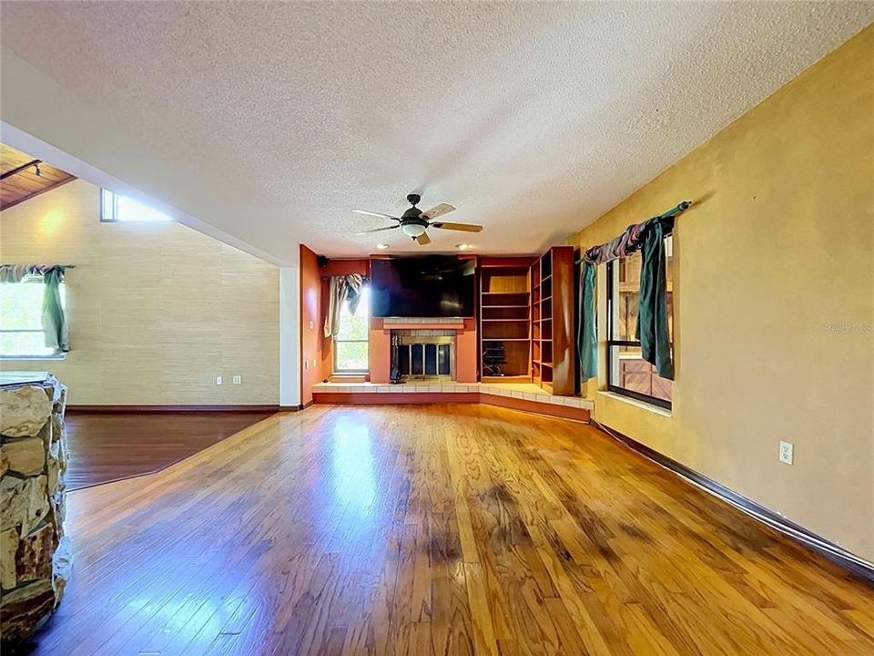 На продажу: $395,000 (3 спален, 3 ванн, 2430 Квадратных фут)