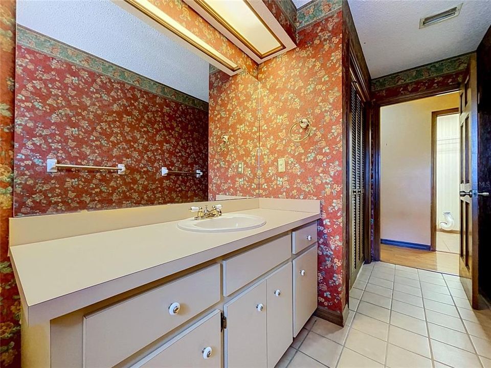 На продажу: $395,000 (3 спален, 3 ванн, 2430 Квадратных фут)