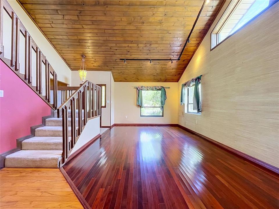 На продажу: $395,000 (3 спален, 3 ванн, 2430 Квадратных фут)